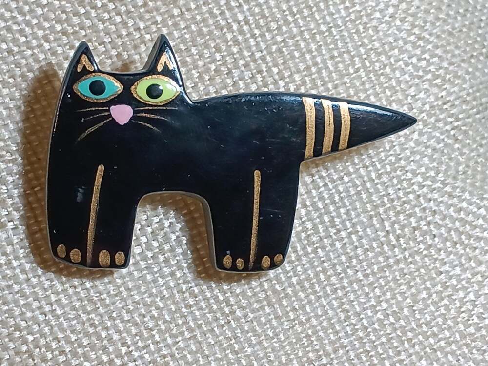 SEAN BROWN Signed Ceramic Animal Brooch Pin Model 80 White Black Gold HTF